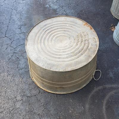 Eight Galvanized Cans and Pails (Y-KD)