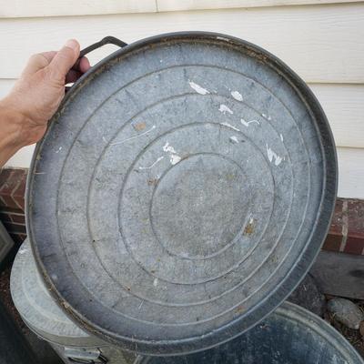 Eight Galvanized Cans and Pails (Y-KD)