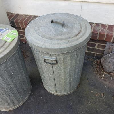 Eight Galvanized Cans and Pails (Y-KD)