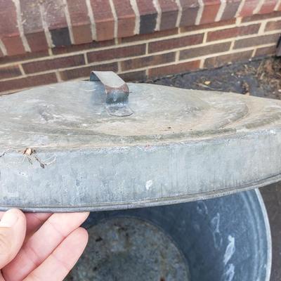 Eight Galvanized Cans and Pails (Y-KD)