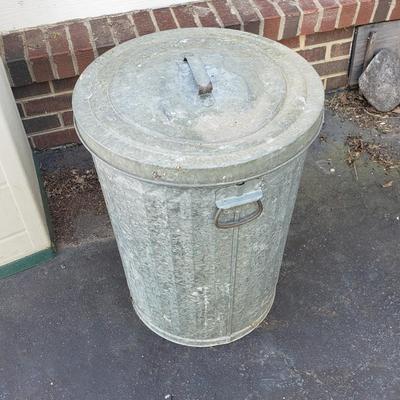 Eight Galvanized Cans and Pails (Y-KD)