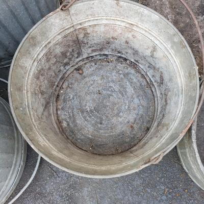 Eight Galvanized Cans and Pails (Y-KD)
