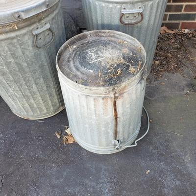 Eight Galvanized Cans and Pails (Y-KD)