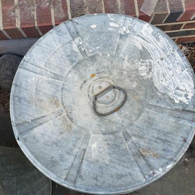 Eight Galvanized Cans and Pails (Y-KD)