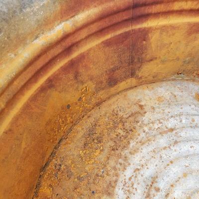 Eight Galvanized Cans and Pails (Y-KD)
