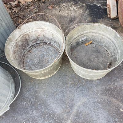 Eight Galvanized Cans and Pails (Y-KD)