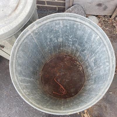 Eight Galvanized Cans and Pails (Y-KD)
