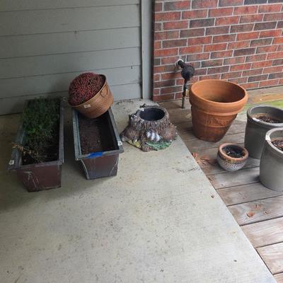 Sale Photo Thumbnail #514: Copper pots - 36x12
2 breakable tall pots
2 terra cotta
Animal planter is heavy