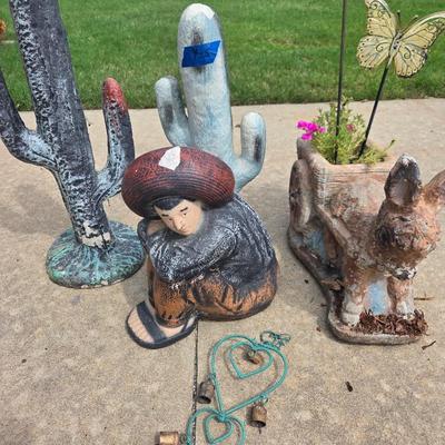 Sale Photo Thumbnail #544: Heavy statue desert decor