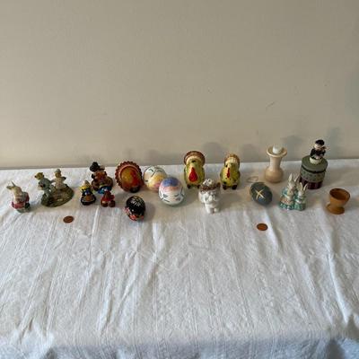 Assortment of Small Figurines (DR)