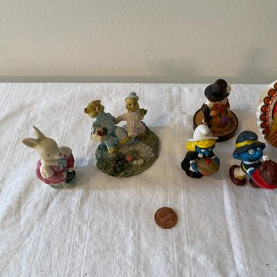 Assortment of Small Figurines (DR)