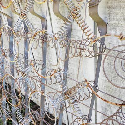 Old Metal Mattress Spring (Y-KD)