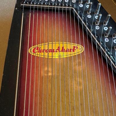 HENSON'S CHROMAHARP OR AUTOHARP IN HARD SIDED CASE