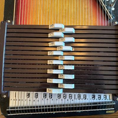 HENSON'S CHROMAHARP OR AUTOHARP IN HARD SIDED CASE
