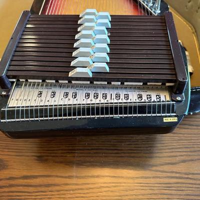 HENSON'S CHROMAHARP OR AUTOHARP IN HARD SIDED CASE
