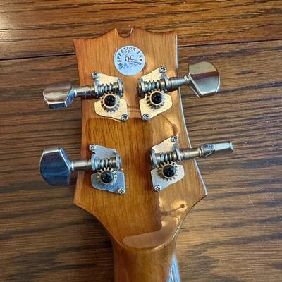 MITCHELL MU70CE CUTAWAY ACOUSGIC-ELECTRIC CONCERT UKULELE WITH CASE