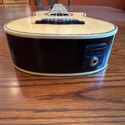 MITCHELL MU70CE CUTAWAY ACOUSGIC-ELECTRIC CONCERT UKULELE WITH CASE