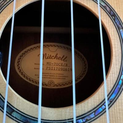 MITCHELL MU70CE CUTAWAY ACOUSGIC-ELECTRIC CONCERT UKULELE WITH CASE