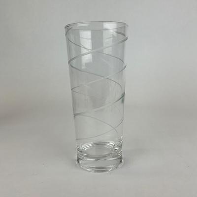 Sale Photo Thumbnail #577: Glasses have a swirl line pattern, one glass is marked mikasa
Measurements:
Highball is 7.25” in height
Double old fashioned is 3.75” in height