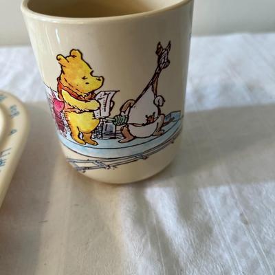 Vintage Winnie The Pooh Selandia Melamine Divided Plate and Cup (DR)