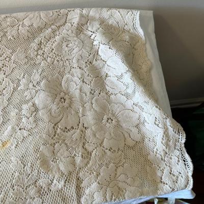Lace Tablecloth (DR)