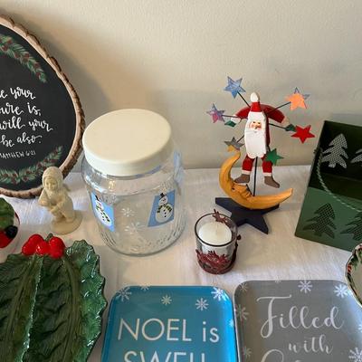 Christmas Decor Lot of 14 Items (DR)
