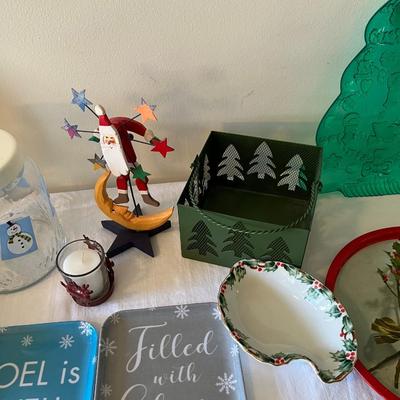 Christmas Decor Lot of 14 Items (DR)