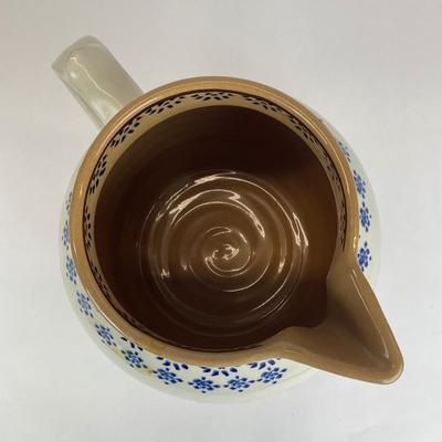 Sale Photo Thumbnail #597: Measurements:
8.5” in height, 8.5” in diameter of the body