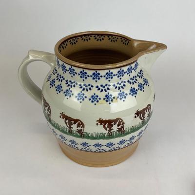 Sale Photo Thumbnail #596: Measurements:
8.5” in height, 8.5” in diameter of the body