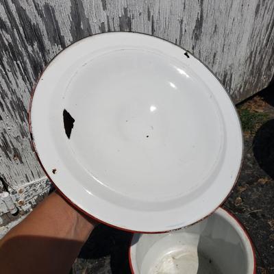 Enamel Ware Bowls, Pail, Bed Pans and More (G-KD)