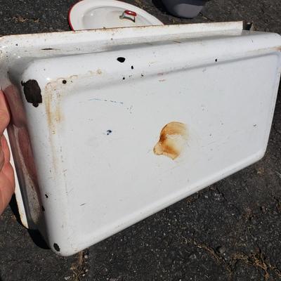 Enamel Ware Bowls, Pail, Bed Pans and More (G-KD)