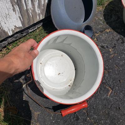 Enamel Ware Bowls, Pail, Bed Pans and More (G-KD)
