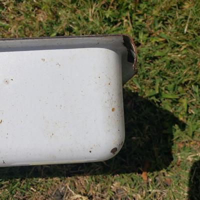 Enamel Ware Bowls, Pail, Bed Pans and More (G-KD)