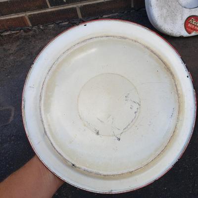 Enamel Ware Bowls, Pail, Bed Pans and More (G-KD)