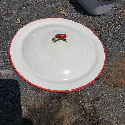Enamel Ware Bowls, Pail, Bed Pans and More (G-KD)