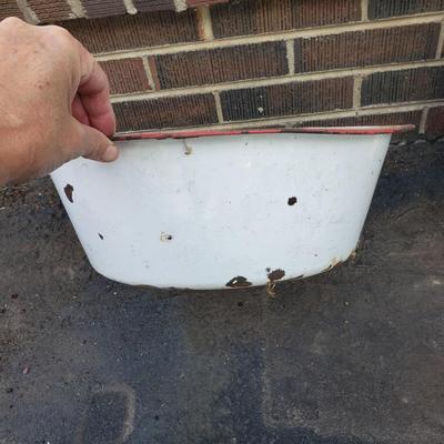 Enamel Ware Bowls, Pail, Bed Pans and More (G-KD)