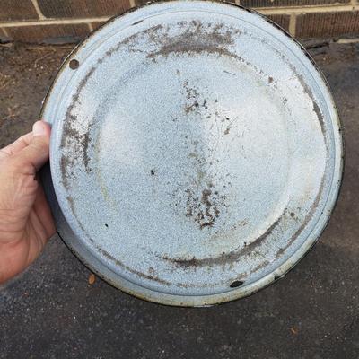 Enamel Ware Bowls, Pail, Bed Pans and More (G-KD)