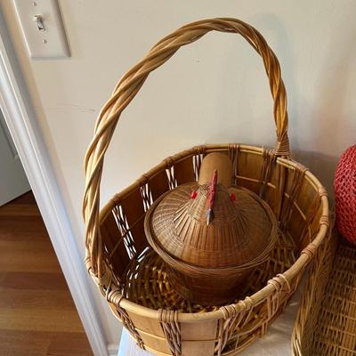 Assorted Basket Lot of 10 (DR)