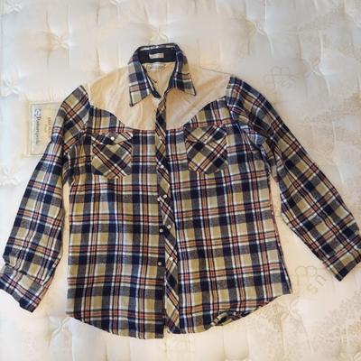 Large Mixed Vintage Clothing Lot (B3-BBL)