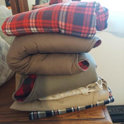 Large Mixed Vintage Clothing Lot (B3-BBL)