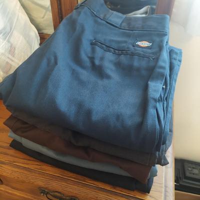 Large Mixed Vintage Clothing Lot (B3-BBL)