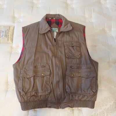 Large Mixed Vintage Clothing Lot (B3-BBL)