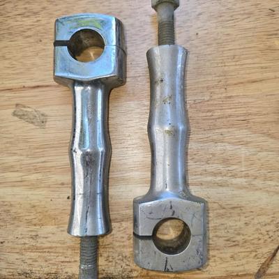 Handlebar risers