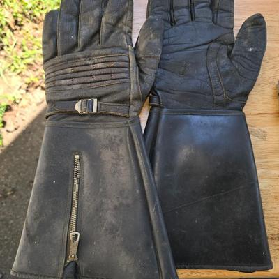 Vintage gloves