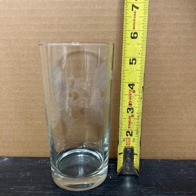 Sale Photo Thumbnail #100: Ice bucket and 10 iced tea glasses