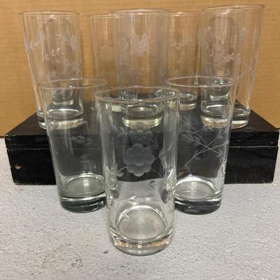 Sale Photo Thumbnail #99: Ice bucket and 10 iced tea glasses