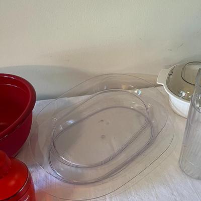 Assorted Plastic Ware Items (K)
