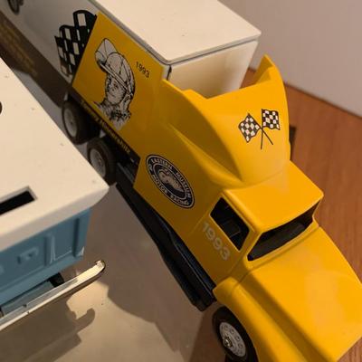 Die Cast Car / Truck Lot