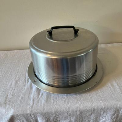 Vintage Regal Ware Aluminum Cake Carrier (K)