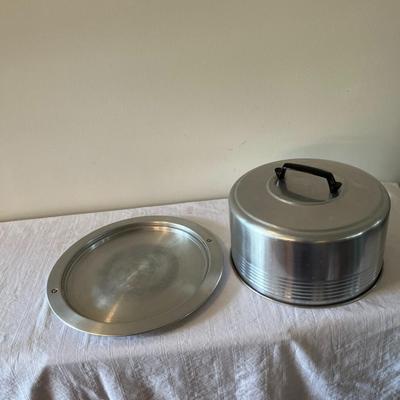 Vintage Regal Ware Aluminum Cake Carrier (K)